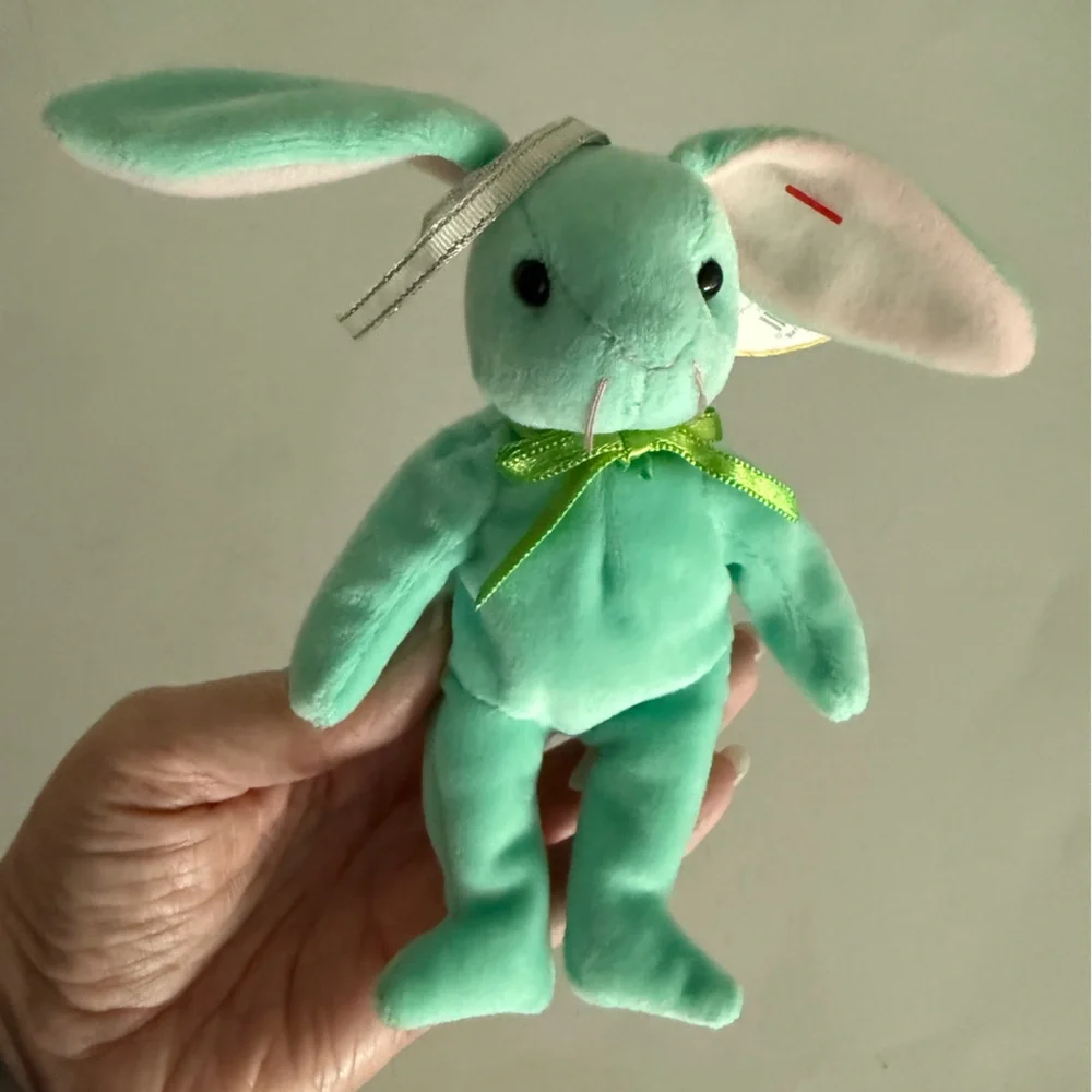 2001 Hippity the Rabbit BASKET Beanie Baby